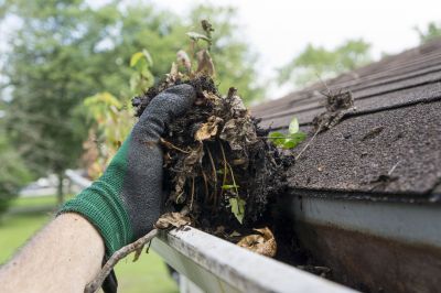Commercial Gutter Maintenance in Sacramento, CA